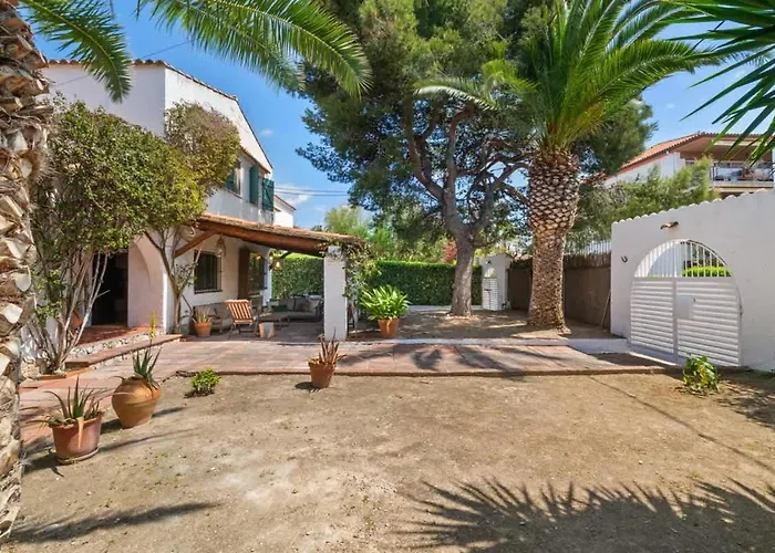 Casa Alba Garden & Calm * סיטגס